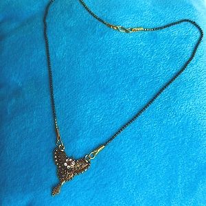 Black beaded pendant chain